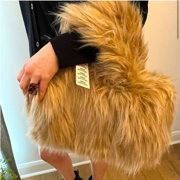 New faux fur bag - Picture 2 of 4